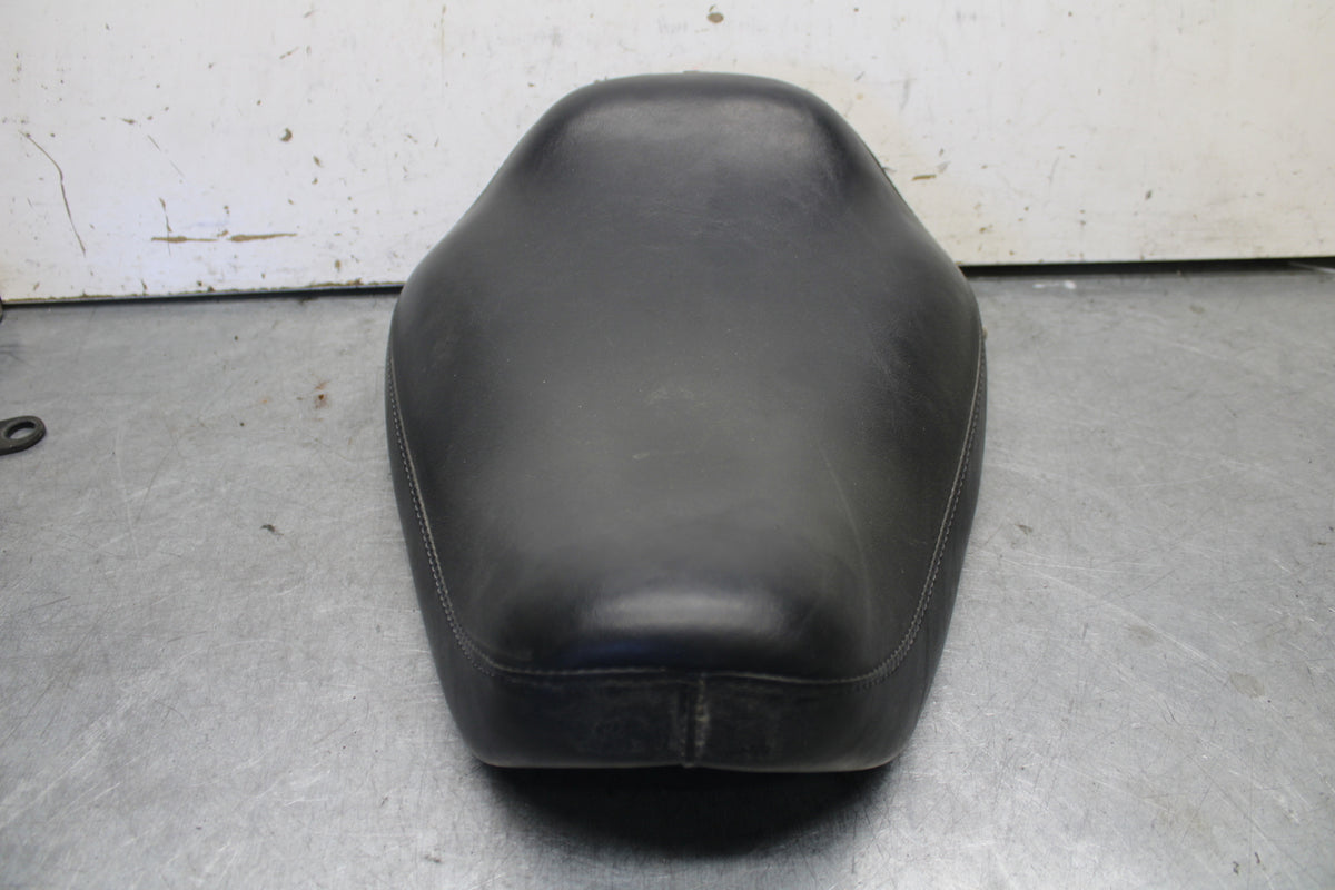 04-16 HARLEY-DAVIDSON SPORTSTER 883 FRONT DRIVERS SEAT BB680