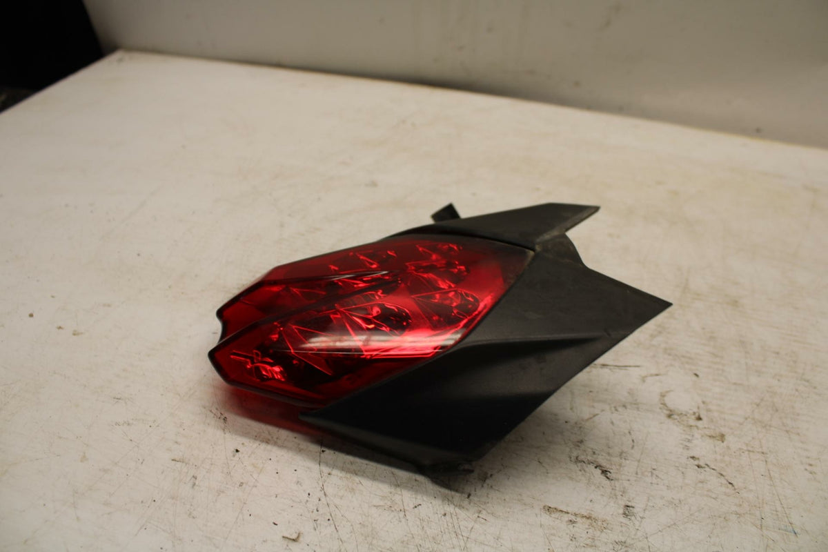 07-16 TRIUMPH STREET TRIPLE REAR TAIL TAILLIGHT BACK BRAKE LIGHT BB361