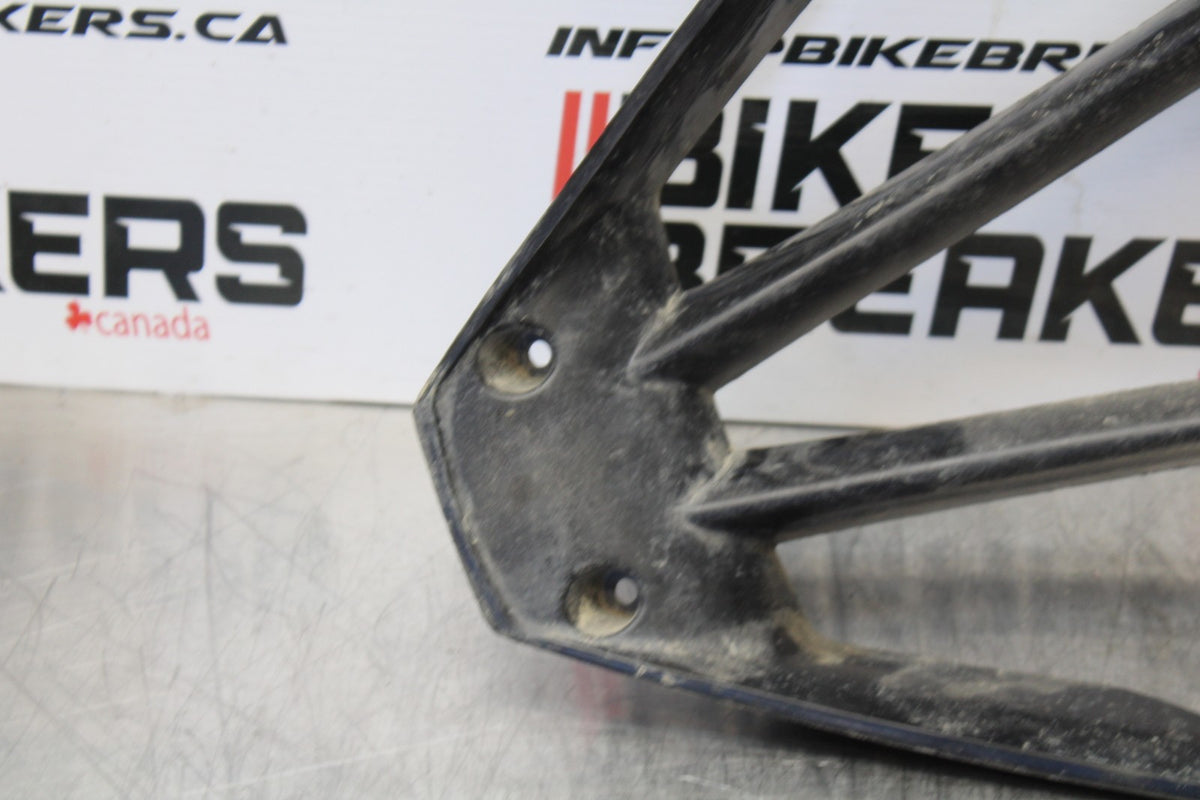 04-05 YAMAHA YZF R1 FRONT LOWER INNER EXHAUST V FAIRING COWL GUARD  BB173