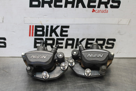 23 KAWASAKI NINJA 650 EX650 RIGHT LEFT FRONT BRAKE CALIPER SET PAIR BB920