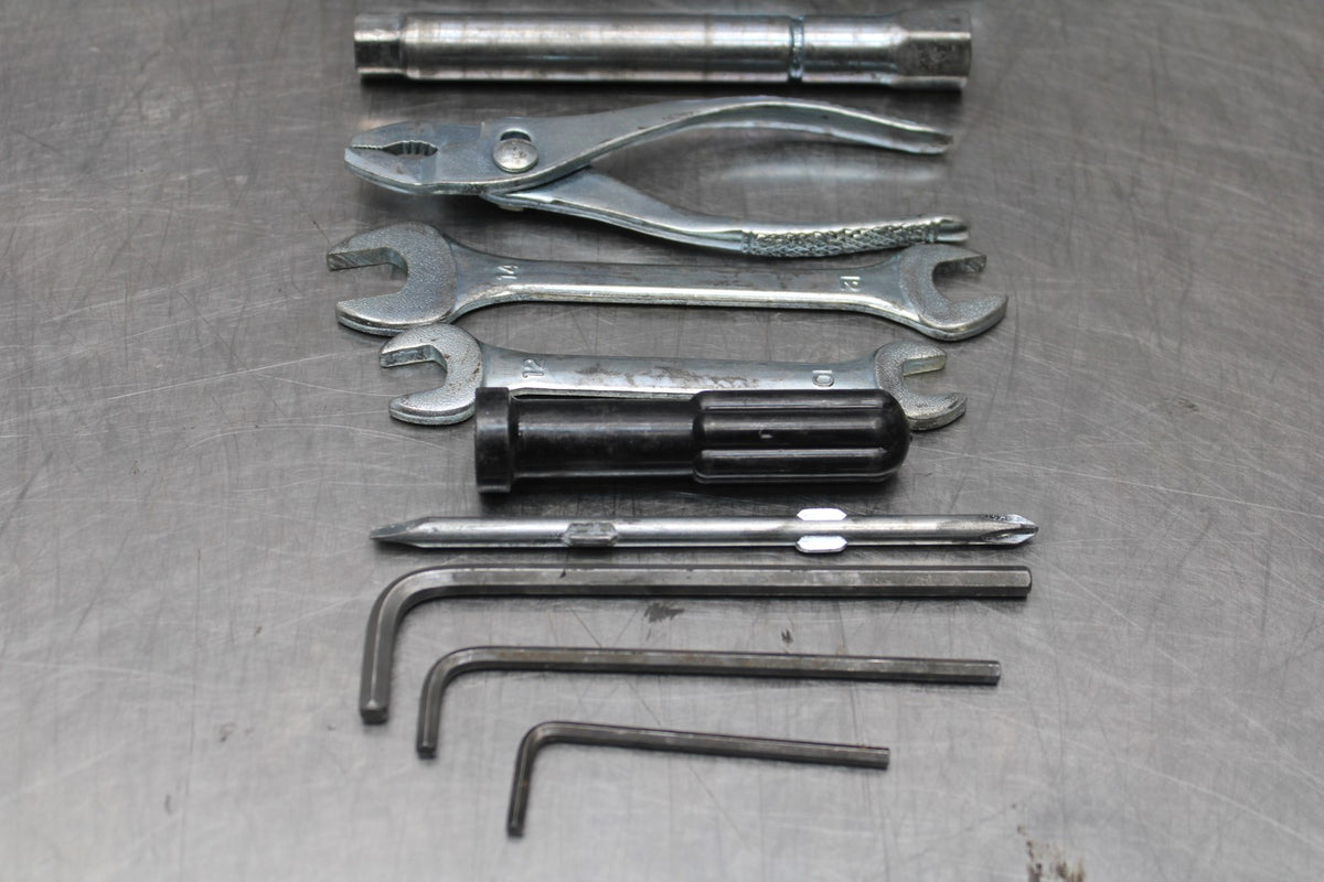 13 YAMAHA YZF R1 STOCK TOOLS OEM TOOL BAG KIT SET BB781