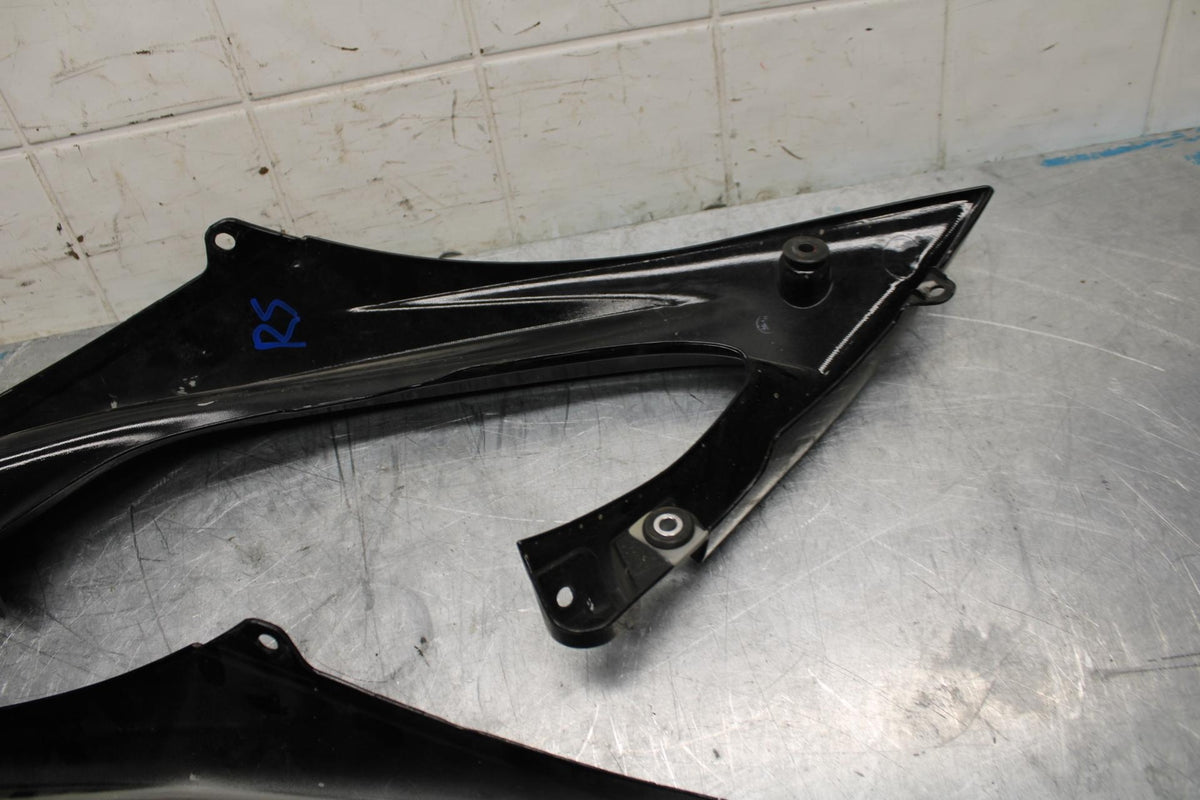 08-16 YAMAHA YZF R6 MID UPPER SIDE FAIRING COWL BB465