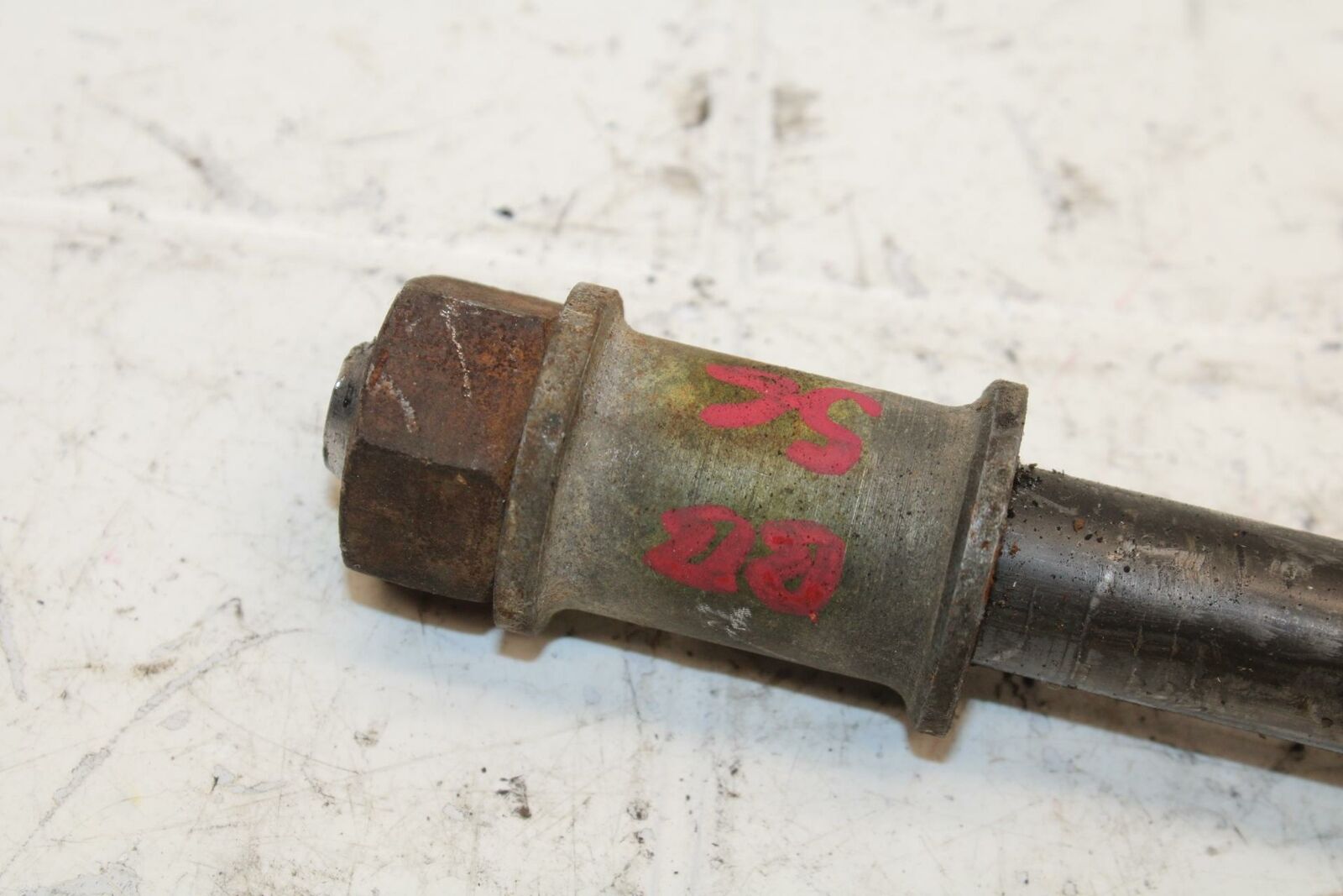 72 HONDA CB500 K1 REAR AXLE BACK WHEEL RIM PIVOT BOLT AXEL BB24