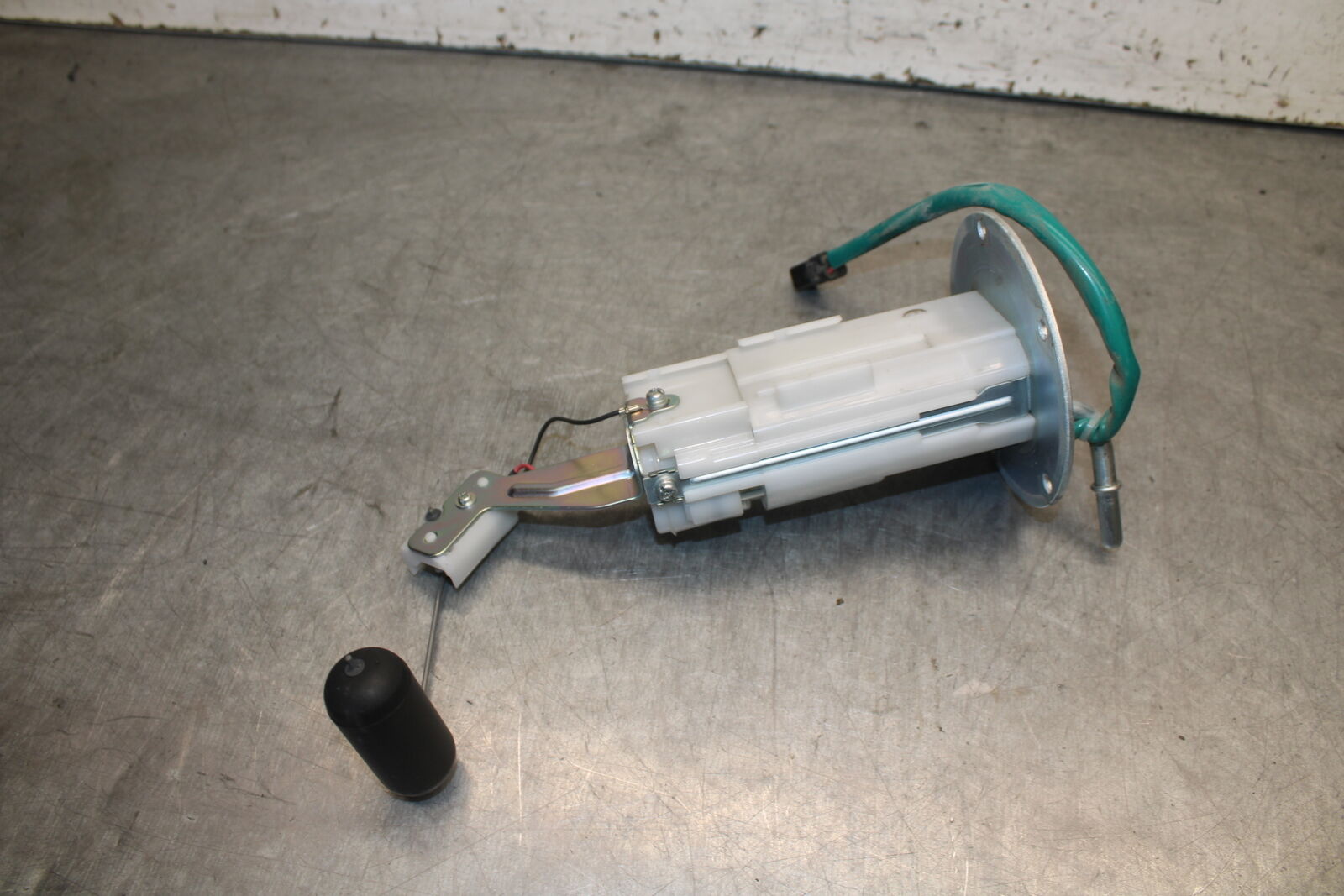 19-23 KAWASAKI NINJA ZX6R FUEL PUMP GAS PETROL SENDER UNIT BB701
