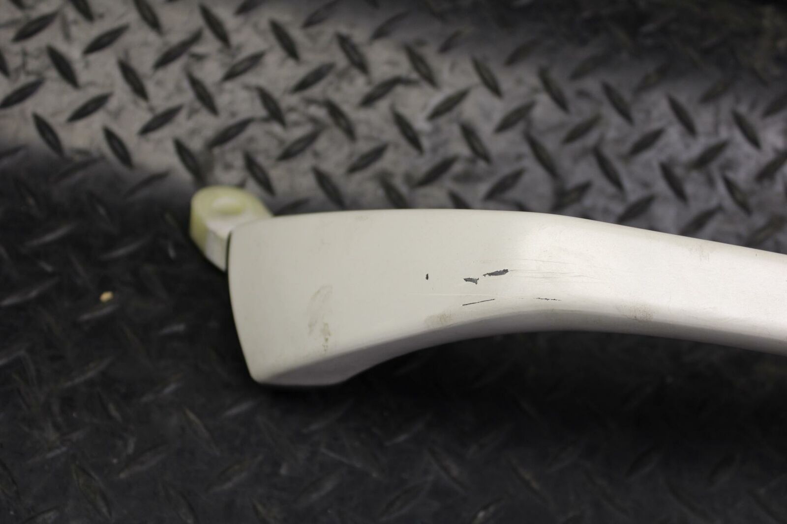 07 SUZUKI BURGMAN 650 RIGHT PASSENGER REAR SEAT GRAB BAR HANDLE BB183