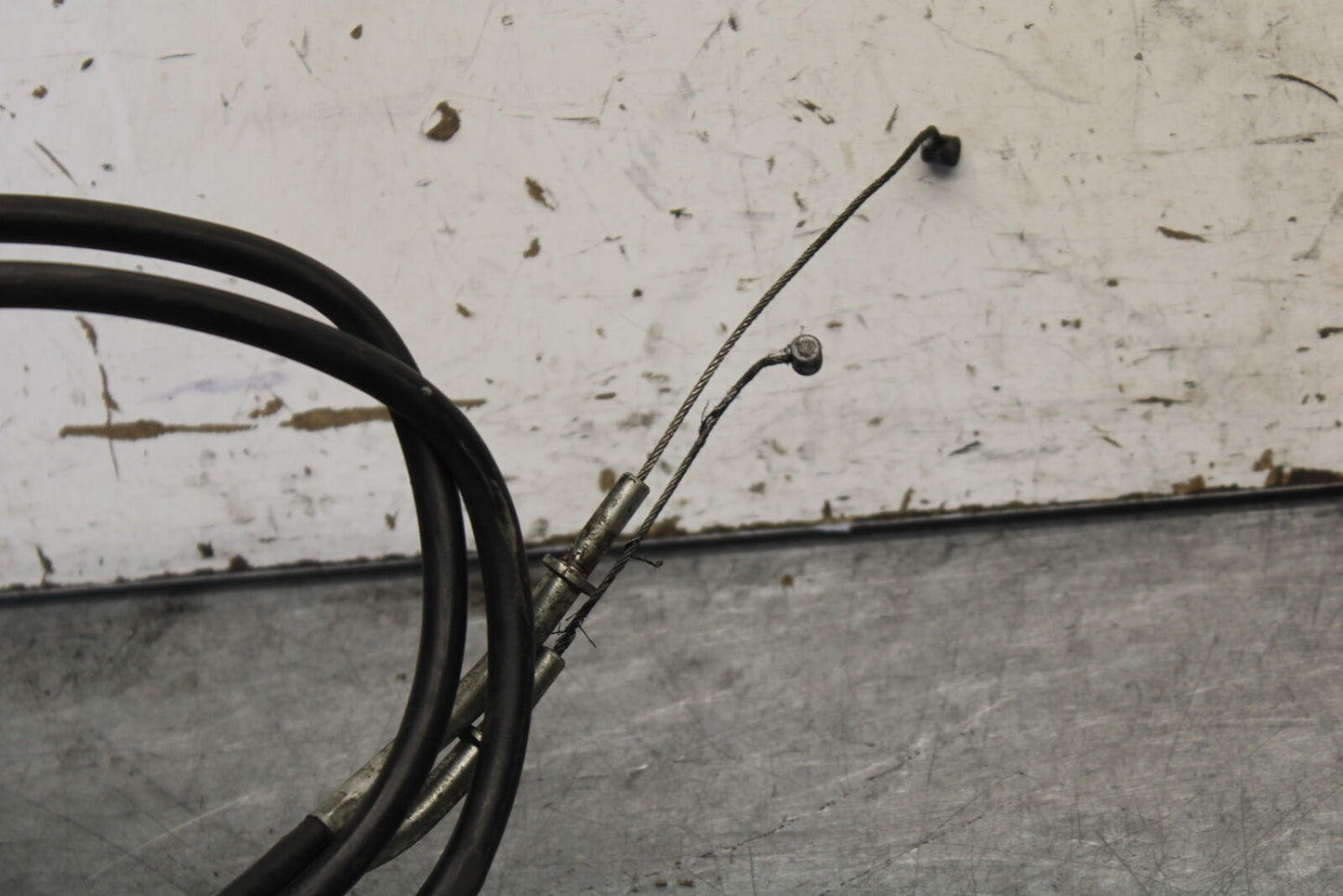 03-04 KAWASAKI NINJA ZX6RR THROTTLE CABLE LINE HOUSING GUIDE BB684