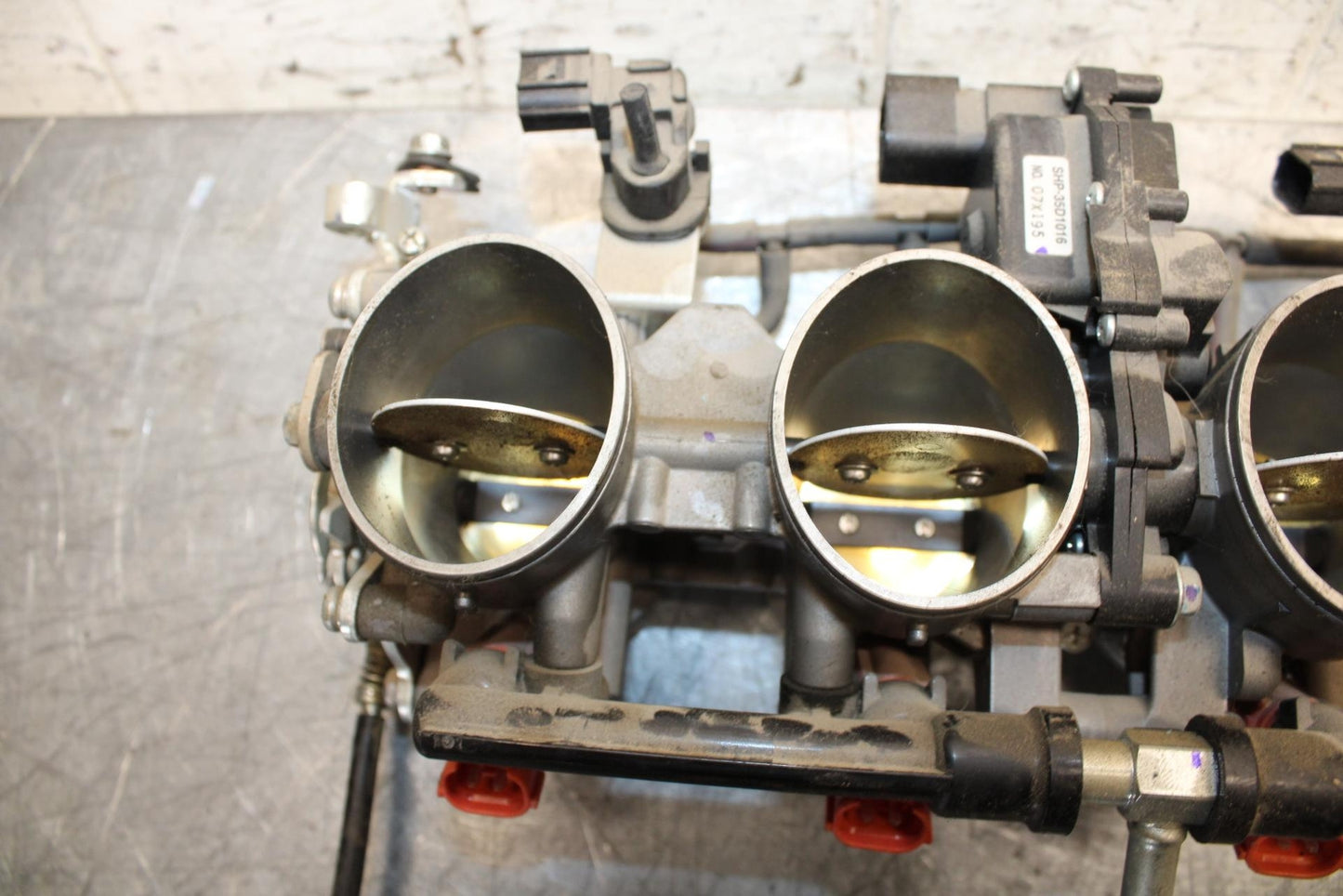 19-20 KAWASAKI NINJA ZX6R ZX636 MAIN FUEL INJECTORS / THROTTLE BODIES BB528