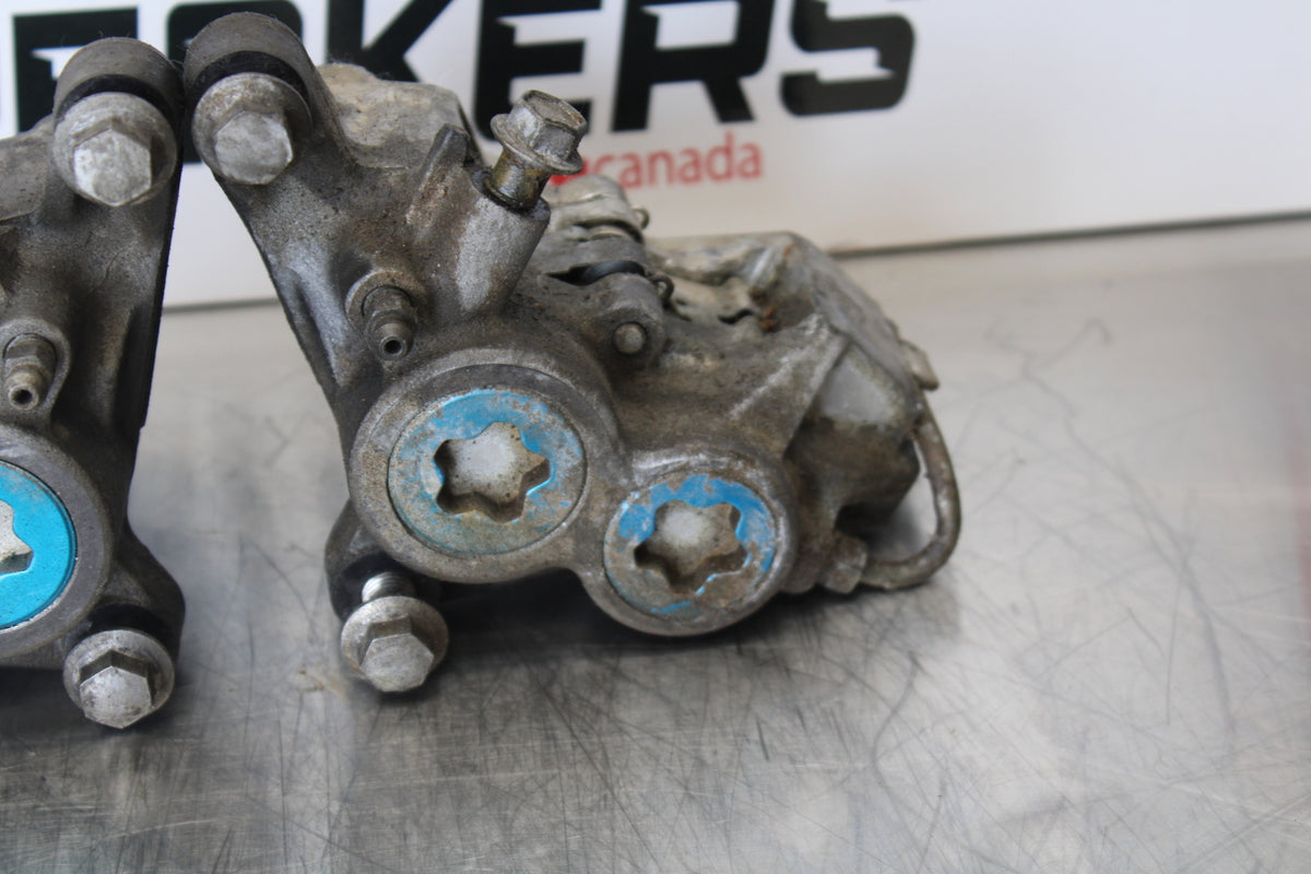 96-07 YAMAHA YZF600R RIGHT LEFT FRONT BRAKE CALIPER SET PAIR CALIPERS BB158