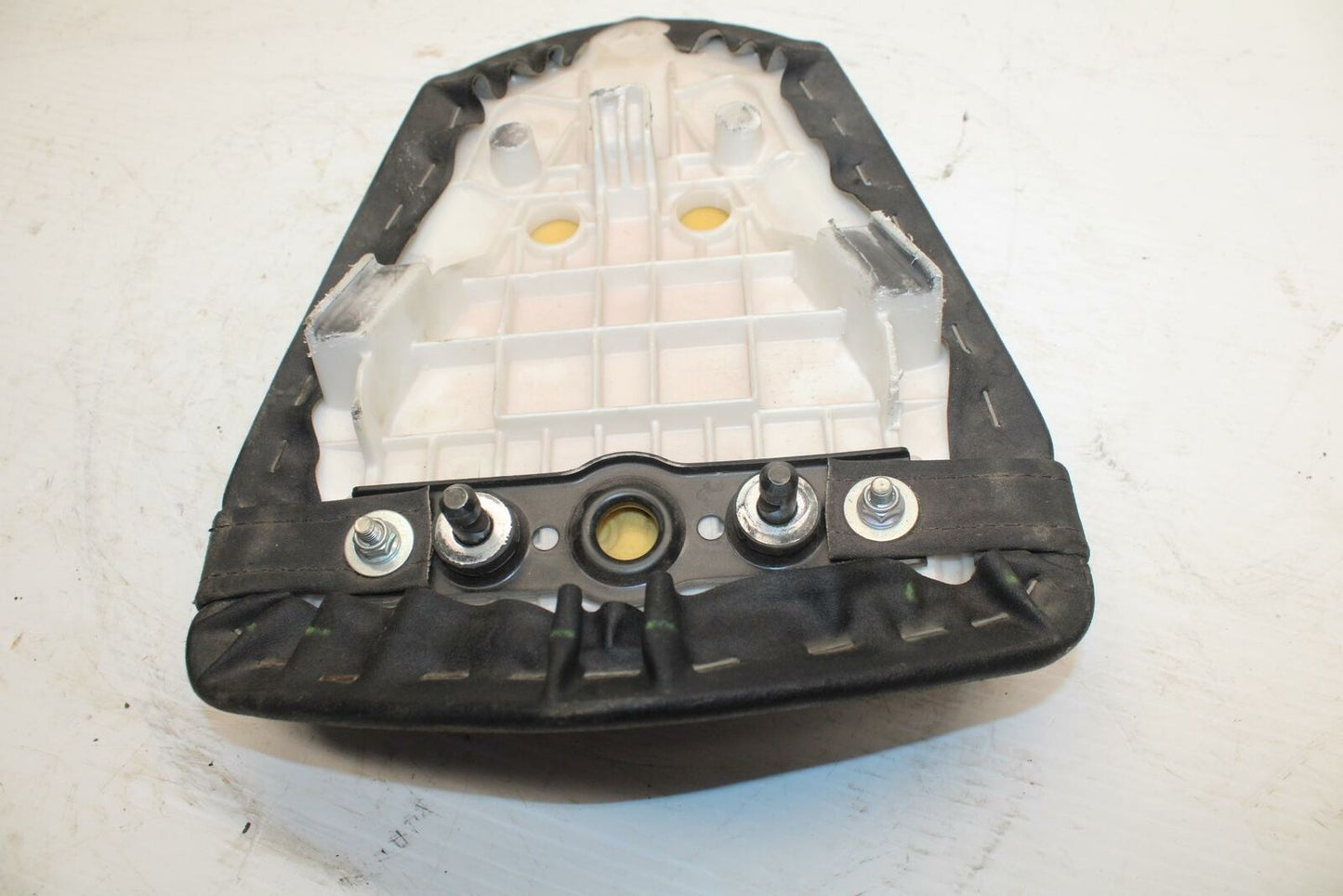 09-12 KAWASAKI NINJA ZX6R REAR BACK PASSENGER SEAT PAD SADDLE PILLION BB272