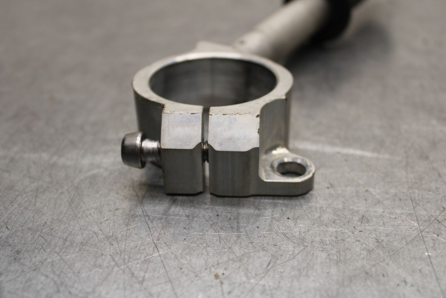 16 KAWASAKI NINJA ZX10R LEFT CLIP ON HANDLEBAR 46003-0657 BB650