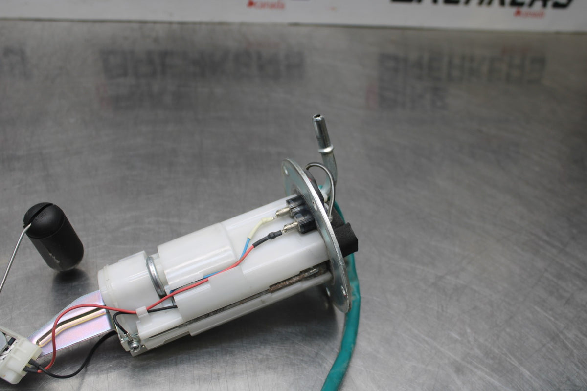 24-25 KAWASAKI NINJA ZX6R FUEL PUMP GAS PETROL SENDER UNIT 49040-0779 BB785