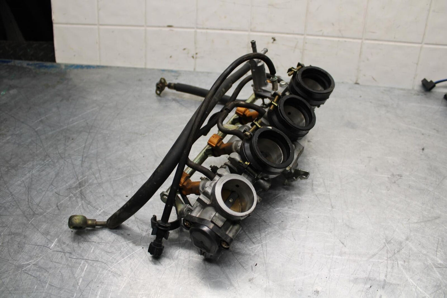 05-06 HONDA CBR600RR MAIN FUEL INJECTORS / THROTTLE BODIES BB444