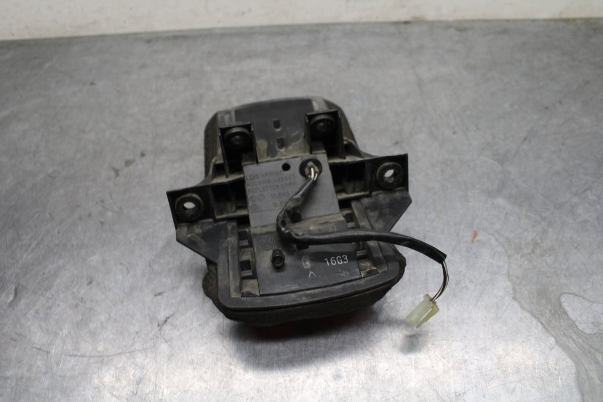 03 SUZUKI SV650S REAR TAIL TAILLIGHT BACK BRAKE LIGHT BB130