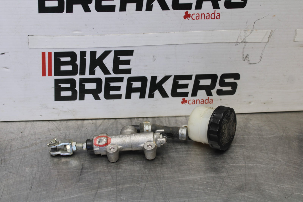 08 KAWASAKI VULCAN 1600 VN1600D NOMAD REAR BACK BRAKE MASTER CYLINDER BB904