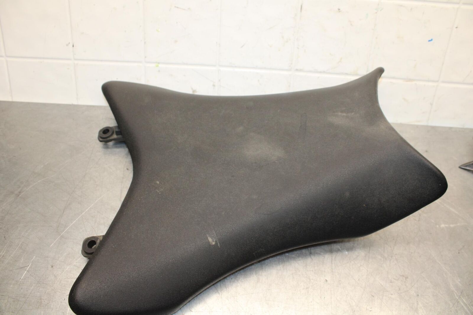 16-20 KAWASAKI ZX10R FRONT DRIVERS SEAT PAD SADDLE PILLION BB591