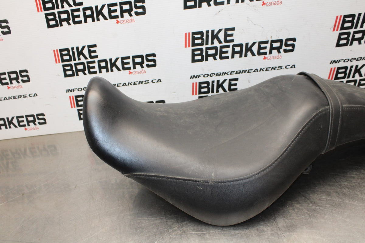 14 HONDA SHADOW 750 VT750C2B FRONT DRIVERS/ REAR SEAT BB867