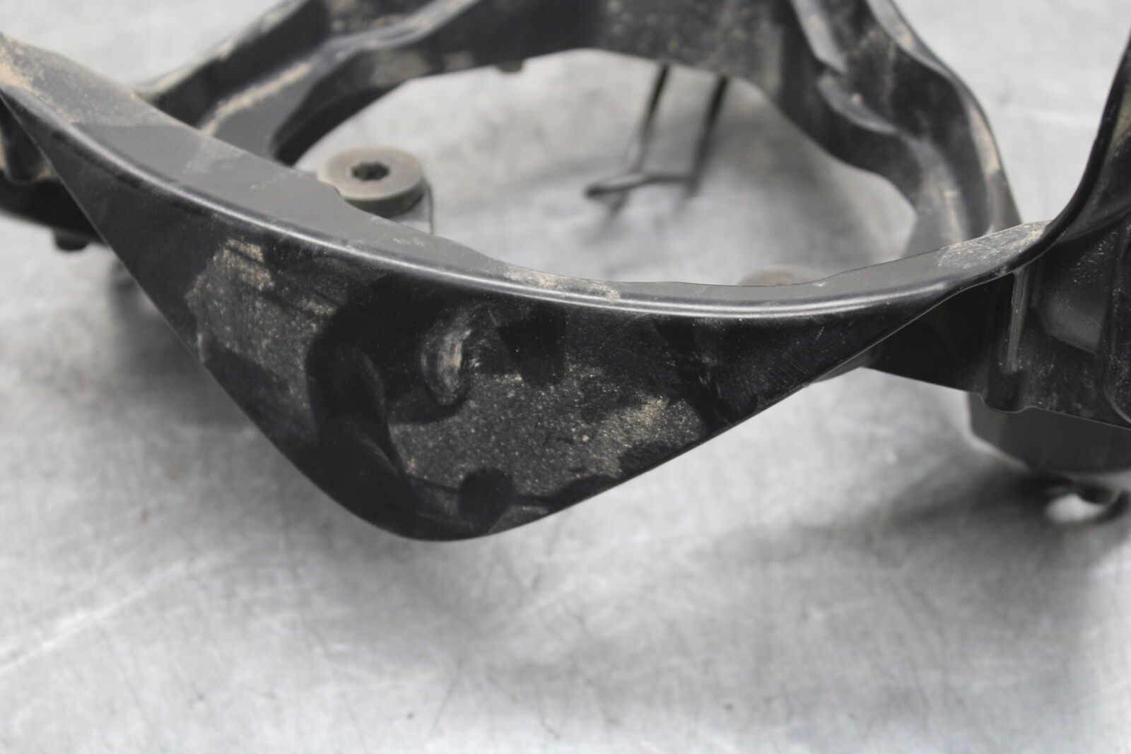 08-10 SUZUKI GSXR 600 UPPER FAIRING MIRROR GAUGES STAY BRACKET  BB721
