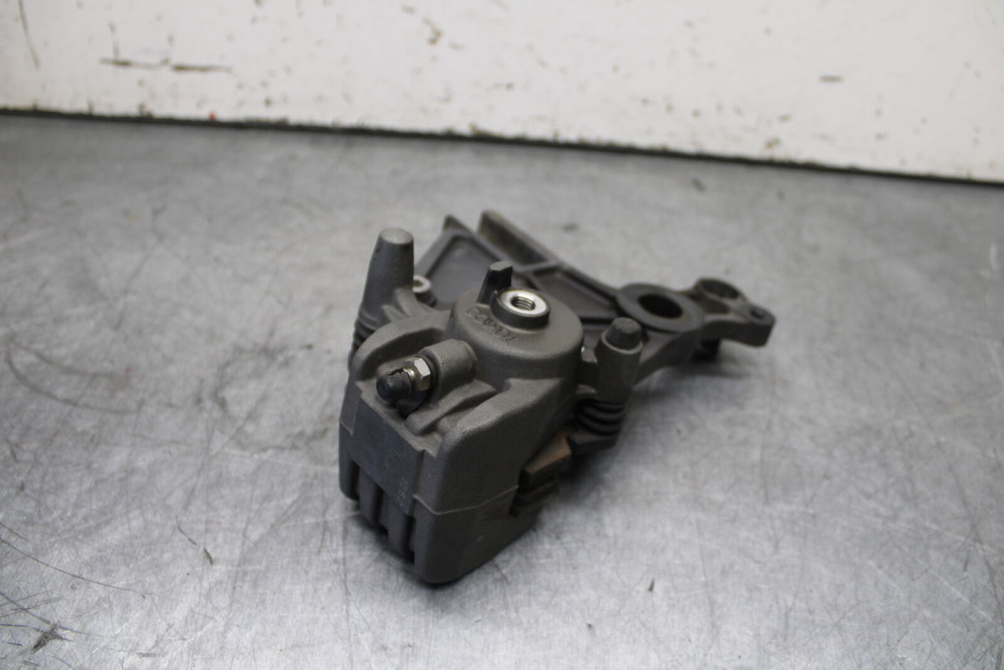 12-17 KAWASAKI ER-6N Z650 REAR BACK BRAKE CALIPER W MOUNT BRACKET BB709