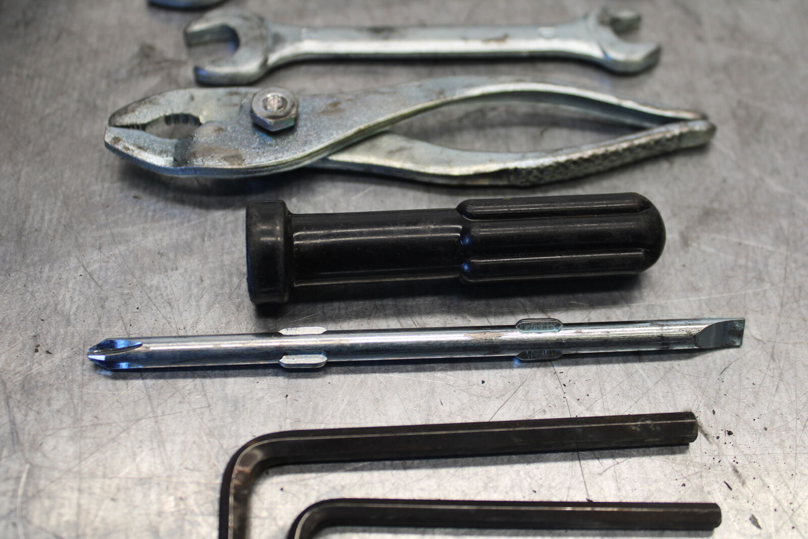 07-09 YAMAHA FZ6 STOCK TOOLS OEM TOOL BAG KIT SET BB713