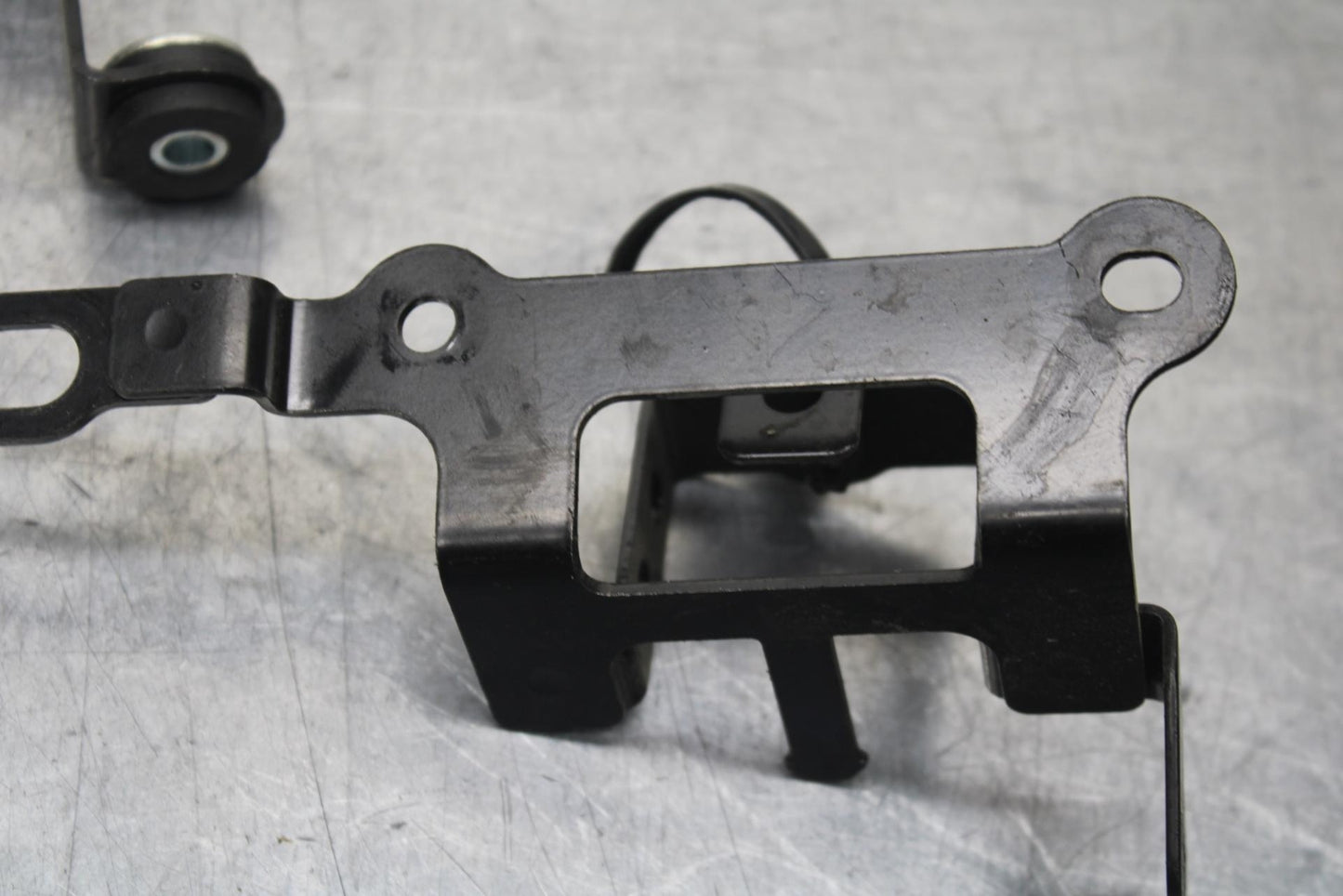 17-20 KAWASAKI 650 EX650 ABS GAS TANK RESERVOIR BRACKET AND MISCELLANEOUS BB88