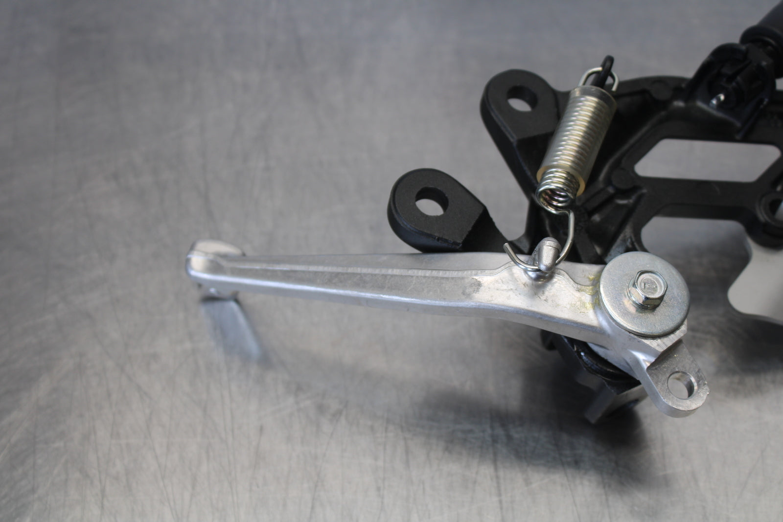 23-24 KAWASAKI NINJA ZX14R RIGHT REARSET REAR SET DRIVER FOOT PEG STOP BB169