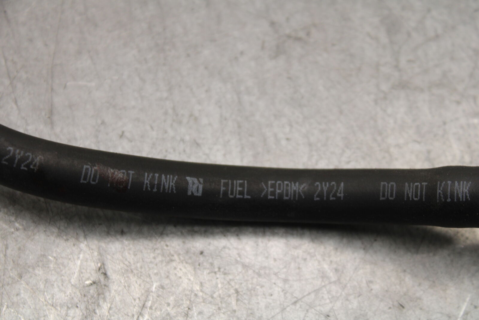 18-23 KAWASAKI NINJA 400 FUEL HOSE GAS LINE TUBE PIPE BB660