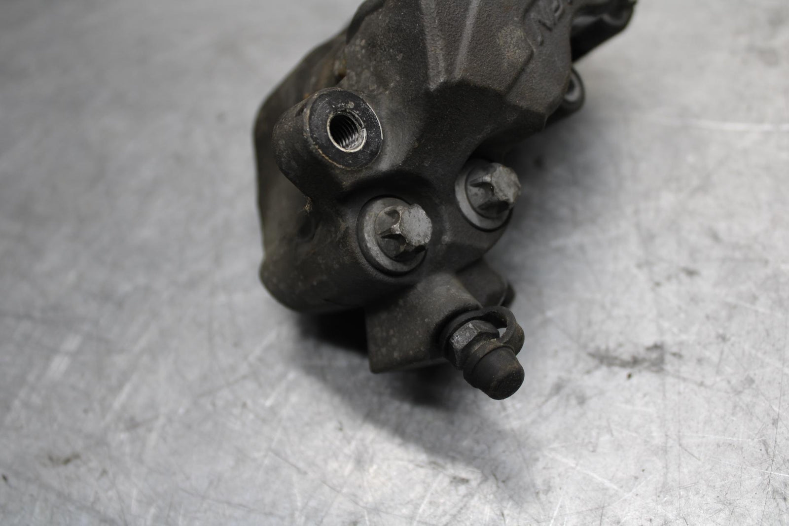 17 KAWASAKI Z900 ZR900 RIGHT LEFT FRONT BRAKE CALIPER SET PAIR CALIPERS BB549