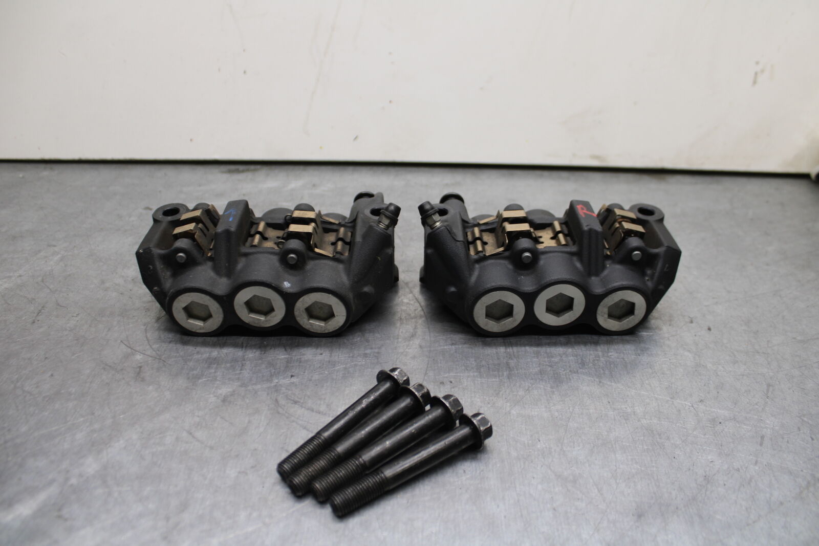 09-14 YAMAHA YZF R1 RIGHT LEFT FRONT BRAKE CALIPER SET PAIR CALIPERS BB118