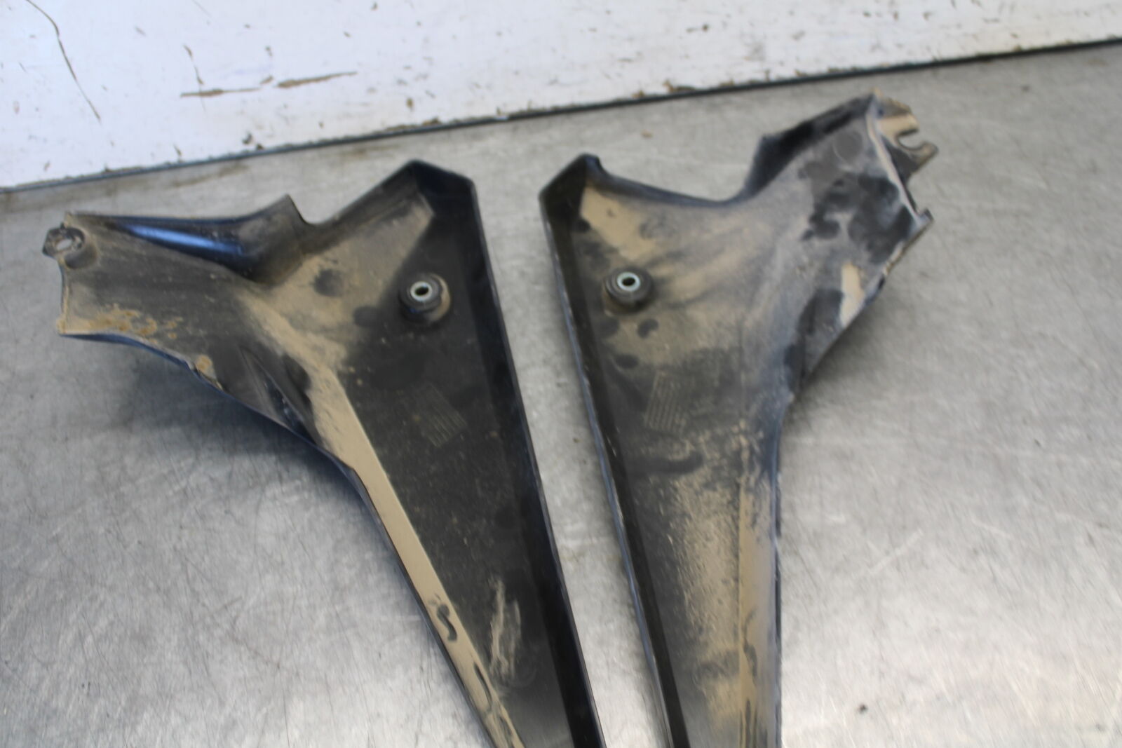 09-15 YAMAHA FZ6R RIGHT LEFT GAS FUEL TANK PANELS COVERS TRIM SET COWLS BB686
