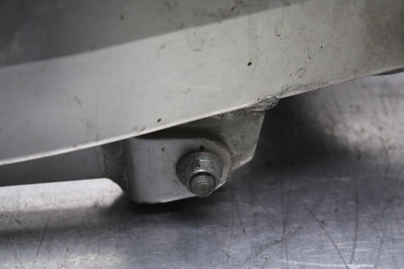 1999 Suzuki GSXR600 REAR SWINGARM BACK SUSPENSION SWING ARM BB580