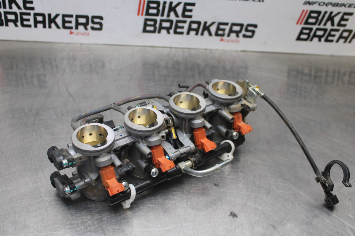 24-25 KAWASAKI NINJA ZX6R MAIN FUEL INJECTORS / THROTTLE BODIES BB785