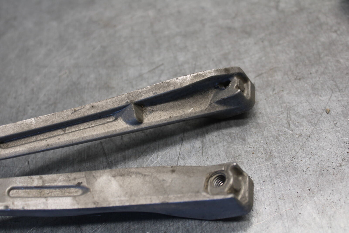 07-08 YAMAHA YZF R1 REAR BACK PASSENGER PEG SET PAIR BB675