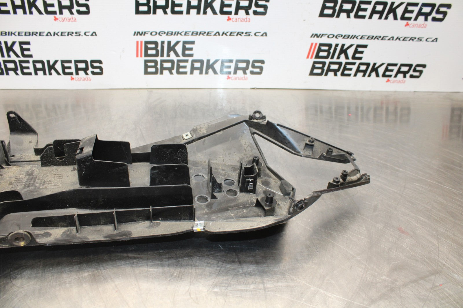 18-23 KAWASAKI NINJA 400 EX400 ABS REAR BACK TAIL UNDERTAIL FAIRING BB177