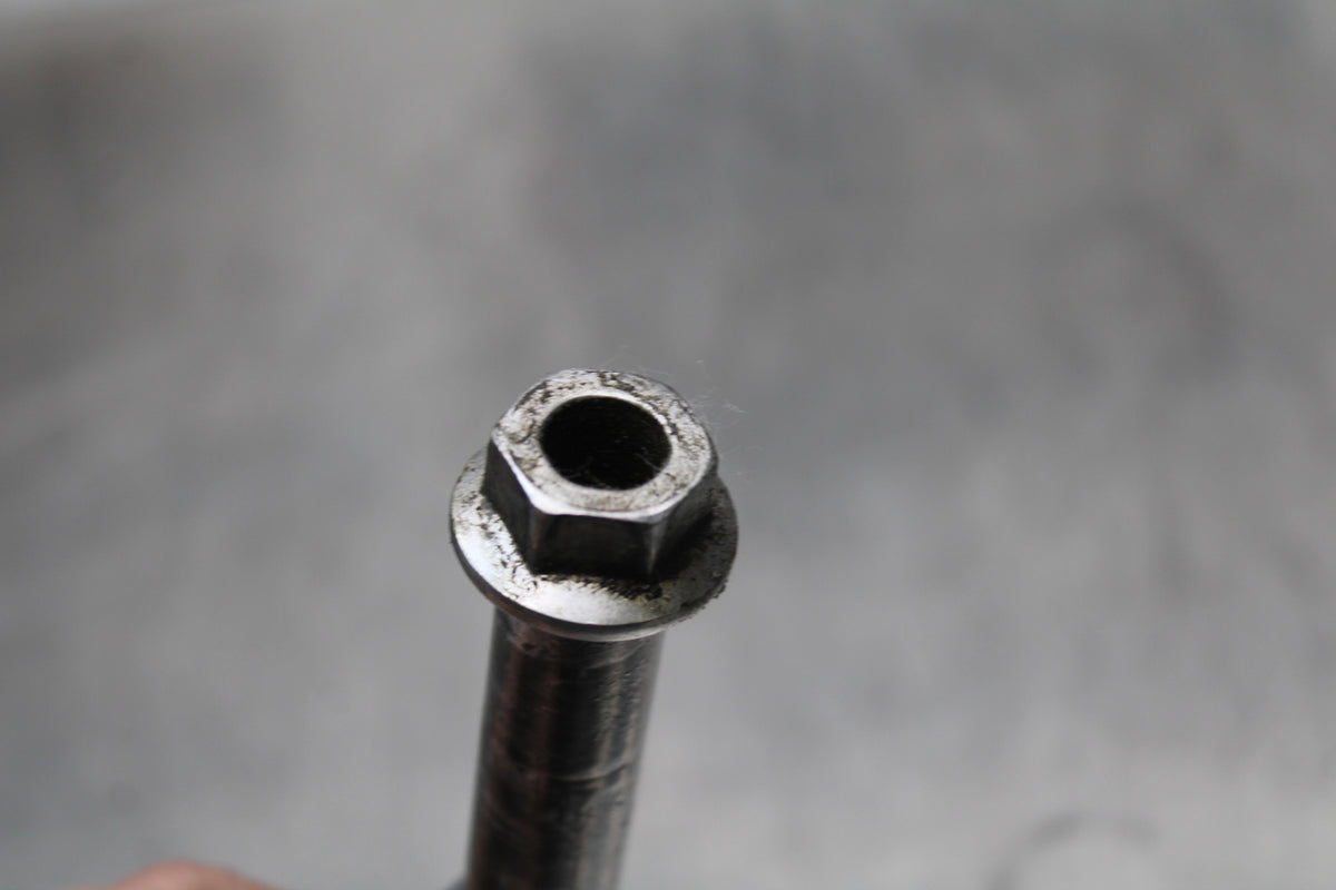 96-07 YAMAHA YZF600R FRONT WHEEL RIM AXLE PIVOT BOLT BB158