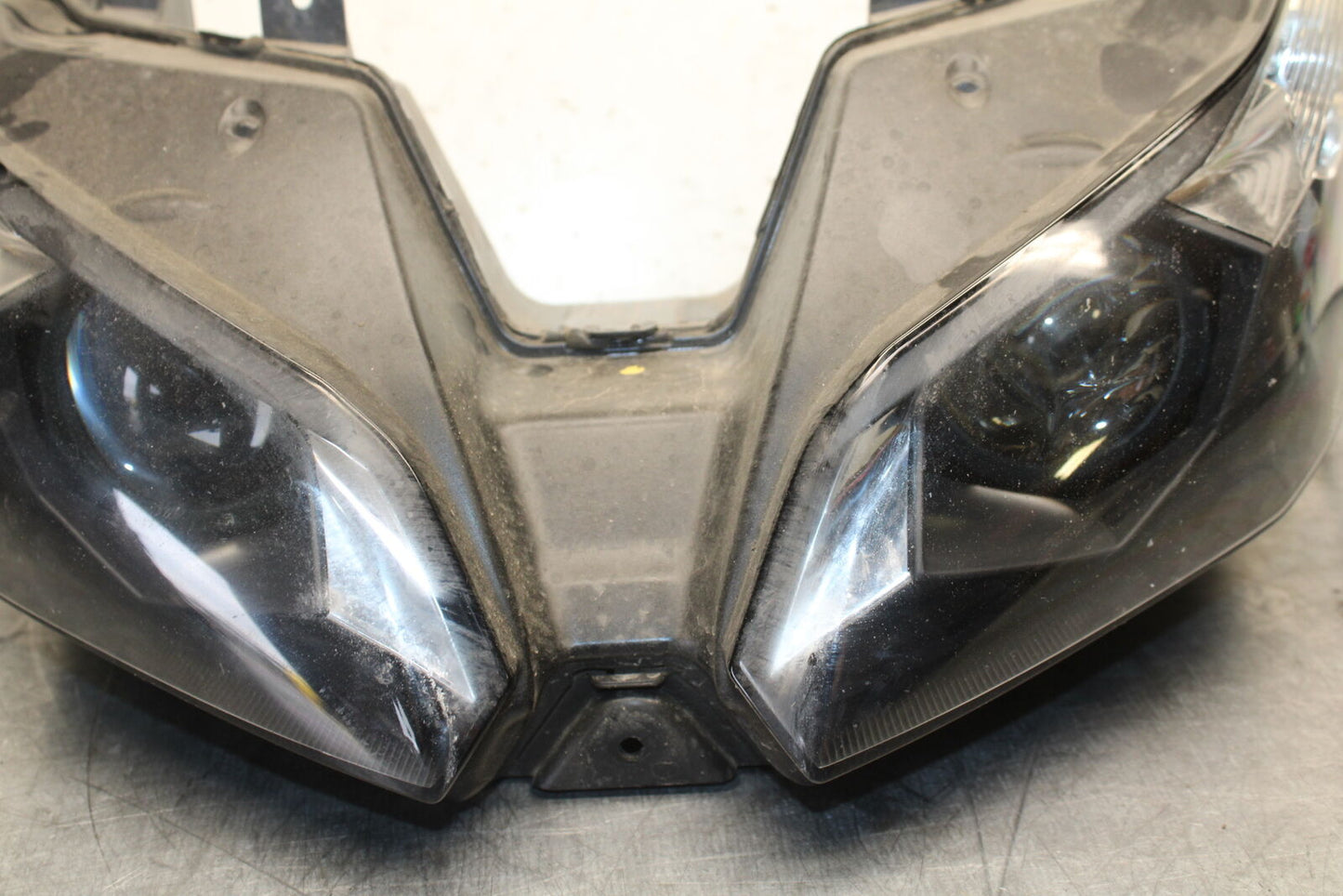 13-18 KAWASAKI NINJA ZX6R FRONT HEADLIGHT HEAD LIGHT LAMP 23007-0174 BB682