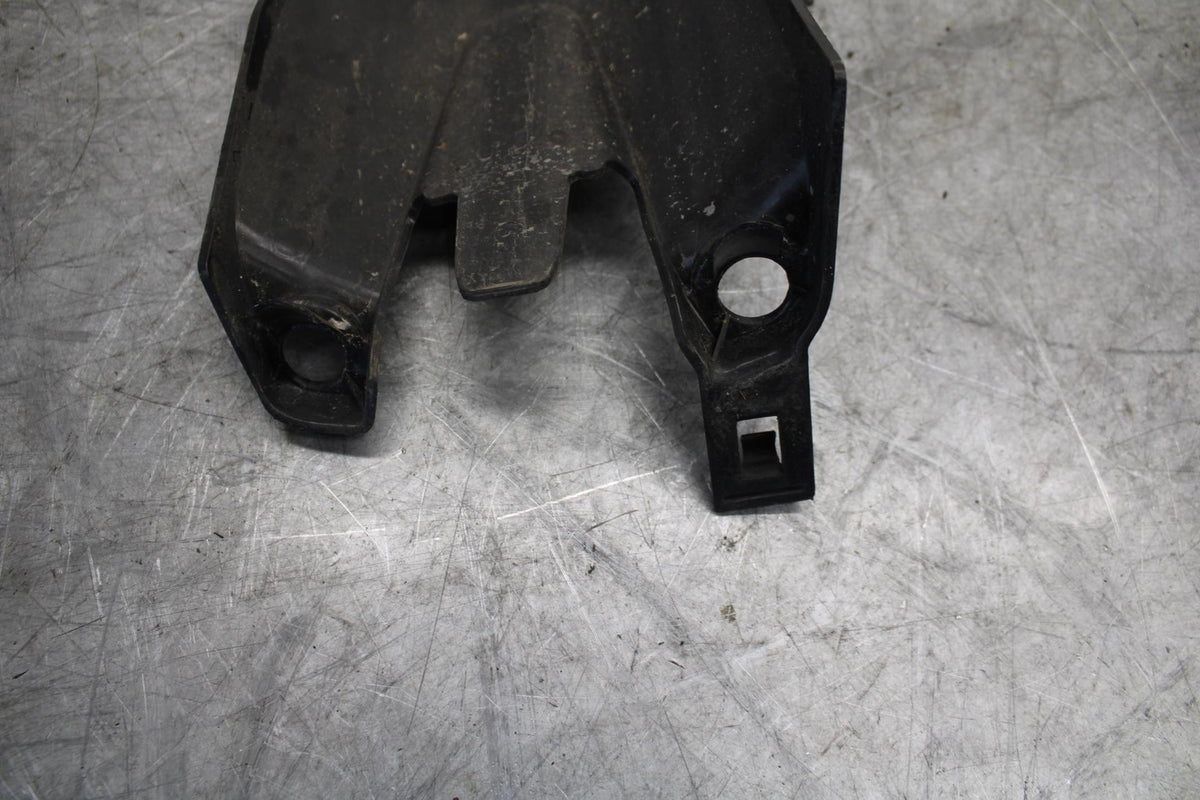 22-23 HUSQVARNA SVARTPILEN 401 REAR BACK WHEEL TIRE HUGGER FENDER BB541