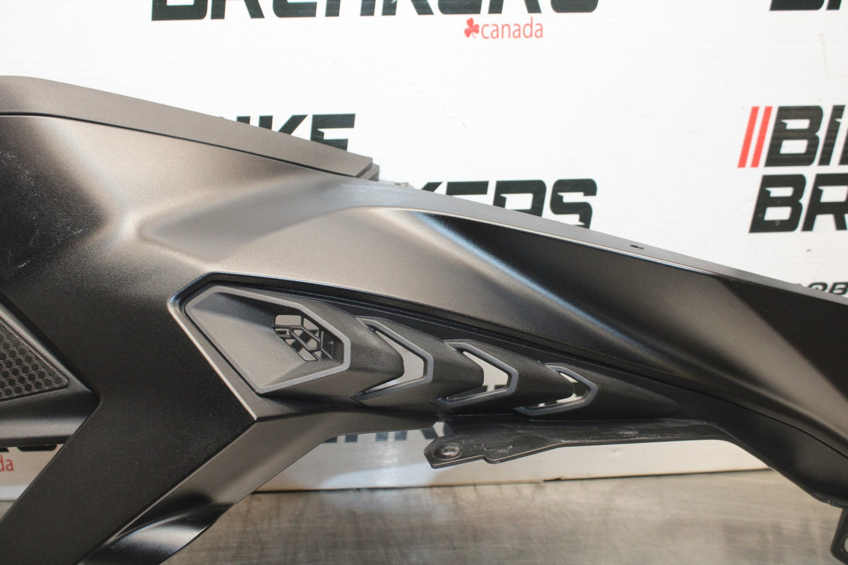 23-26 KAWASAKI NINJA ZX4RR RIGHT FRONT UPPER MID SIDE FAIRING COWL PLASTIC BB00