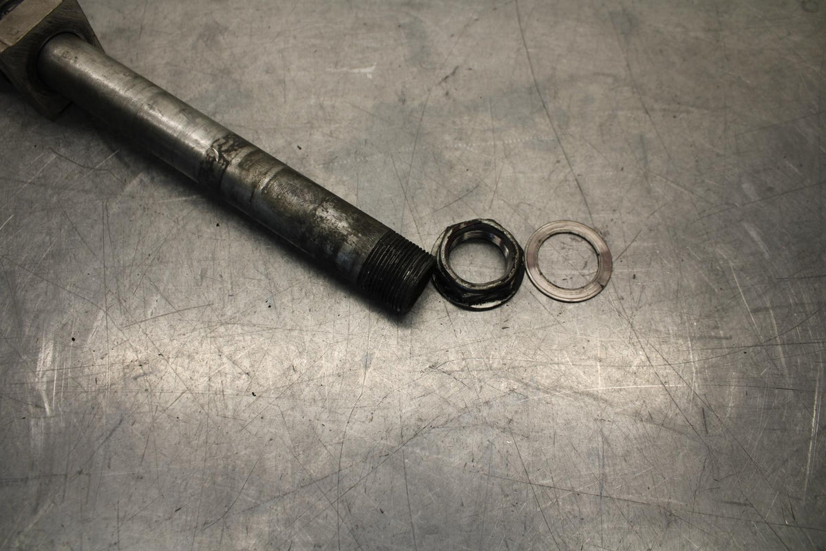 2008 Aprilia Shiver 750 SL750 REAR AXLE BACK WHEEL RIM PIVOT BOLT AXEL BB551