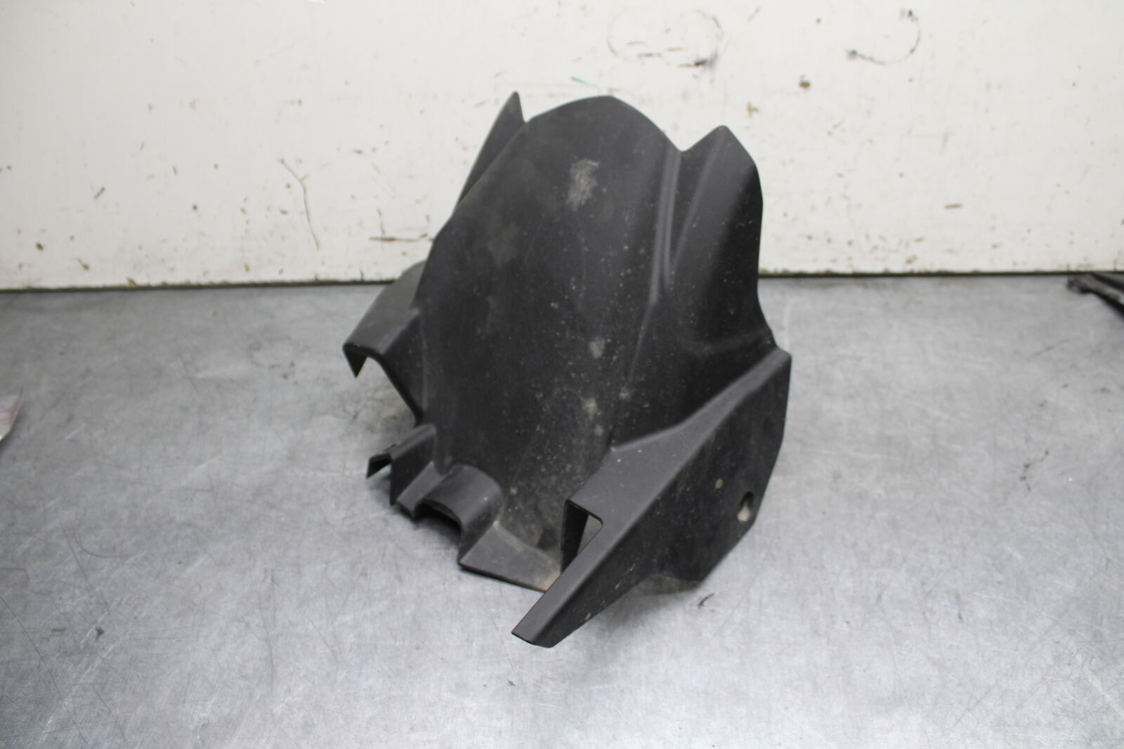 18-24 KAWASAKI NINJA 650 REAR BACK WHEEL TIRE HUGGER FENDER BB725