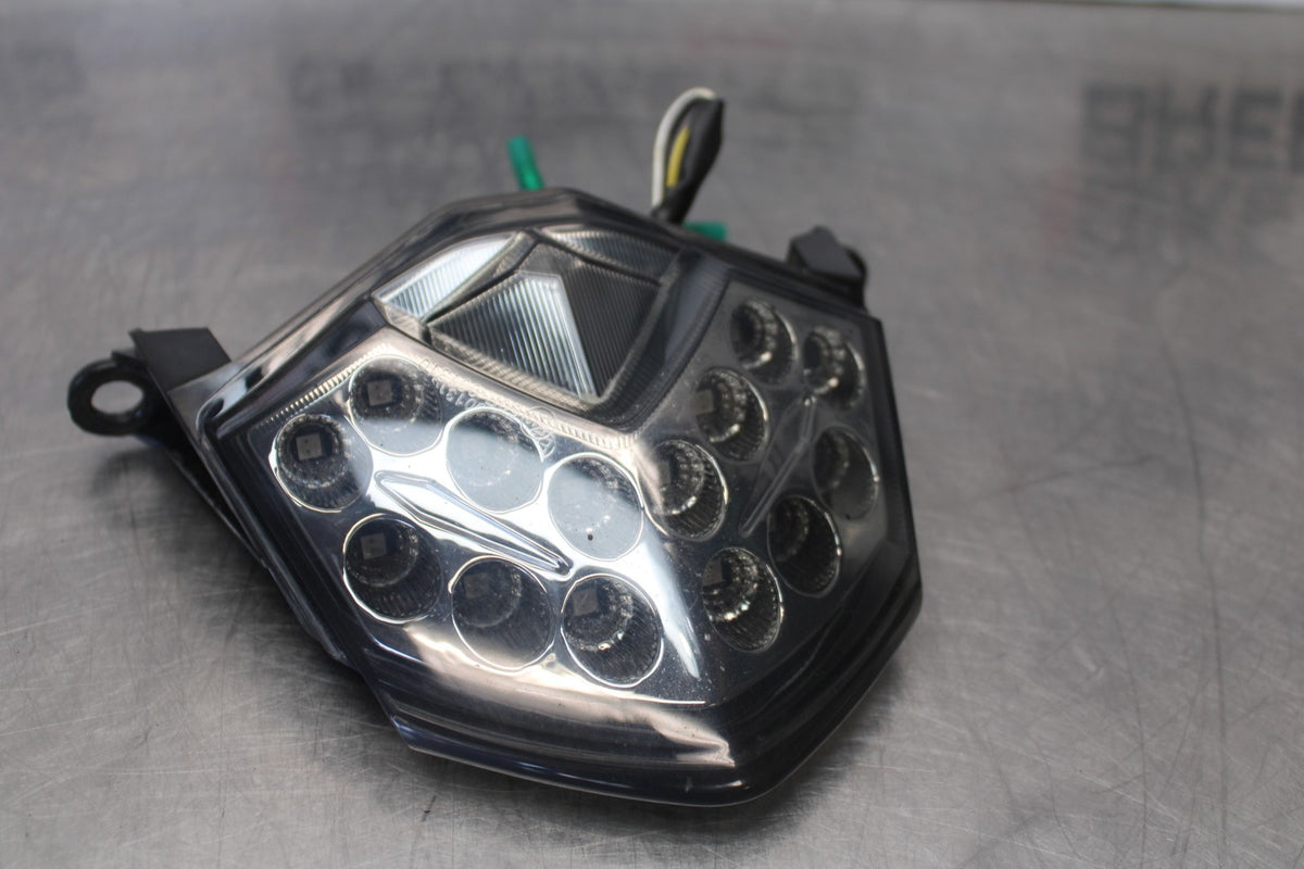 08 KAWASAKI NINJA ZX10R AFTERMARKET REAR TAIL TAILLIGHT BACK BRAKE LIGHT BB902