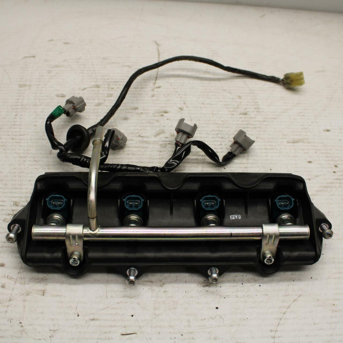 07 YAMAHA YZF R6 2c0 SECONDARY FUEL INJECTORS TOP AIRBOX GAS RAIL BB297