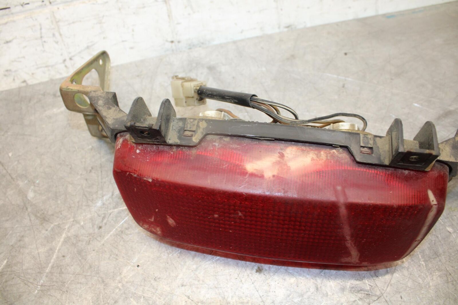 1993 Suzuki GSXR1100W REAR TAIL TAILLIGHT BACK BRAKE LIGHT BB46