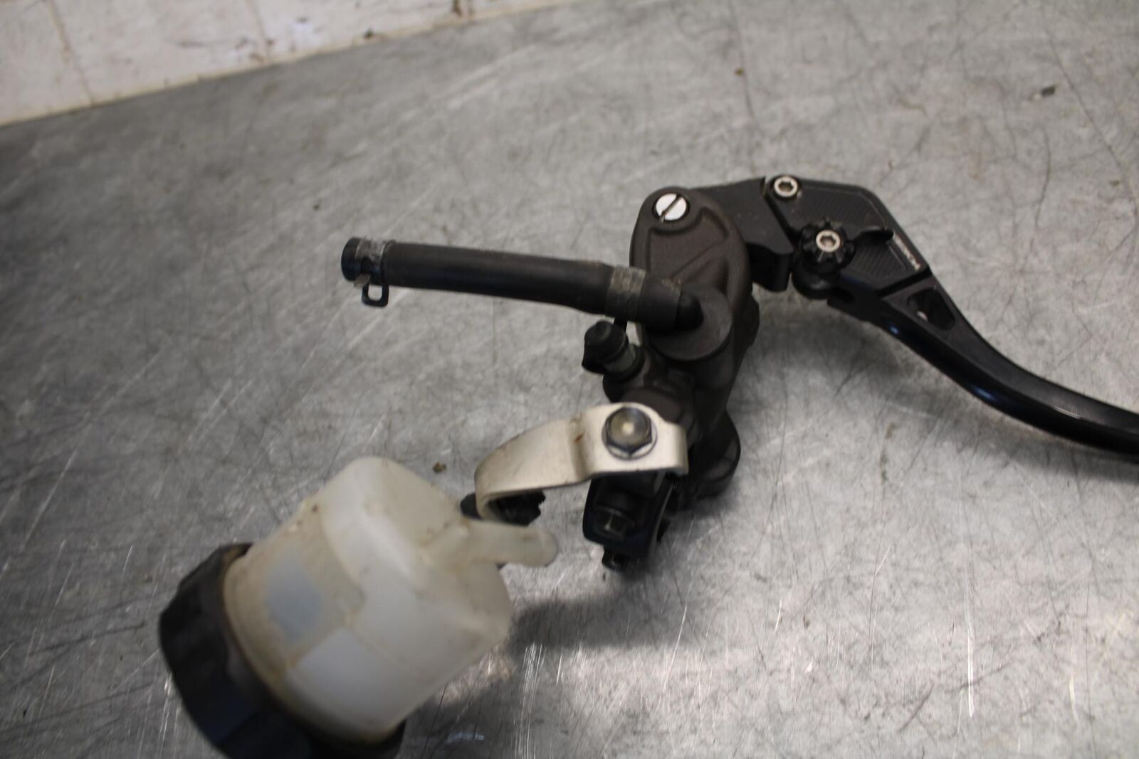 2016 Honda CBR1000RR FRONT BRAKE MASTER CYLINDER w/ VORTEX LEVER BB530