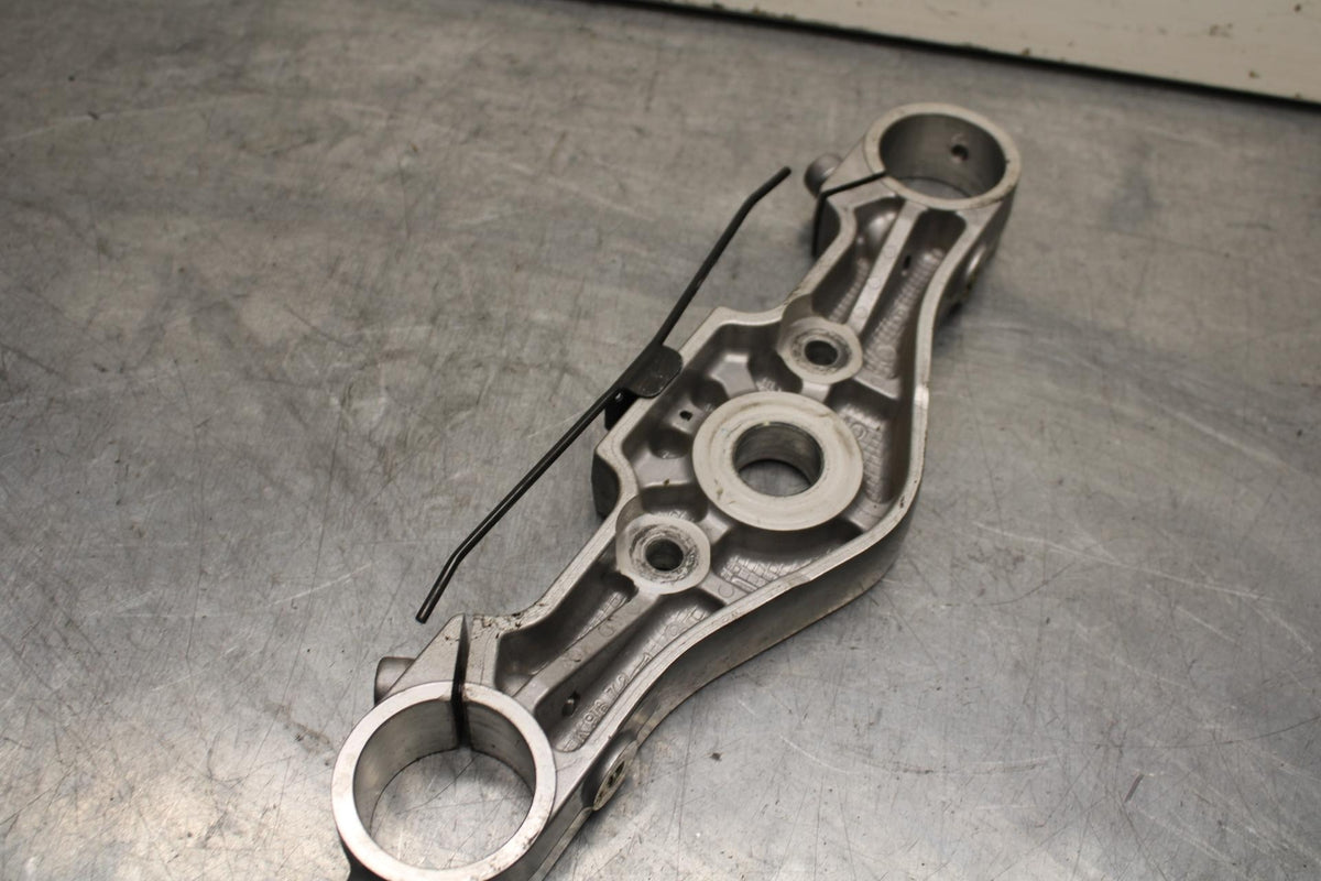 03-08 KAWASAKI VULCAN 1600 FORKS UPPER TRIPLE TREE CLAMP BB616