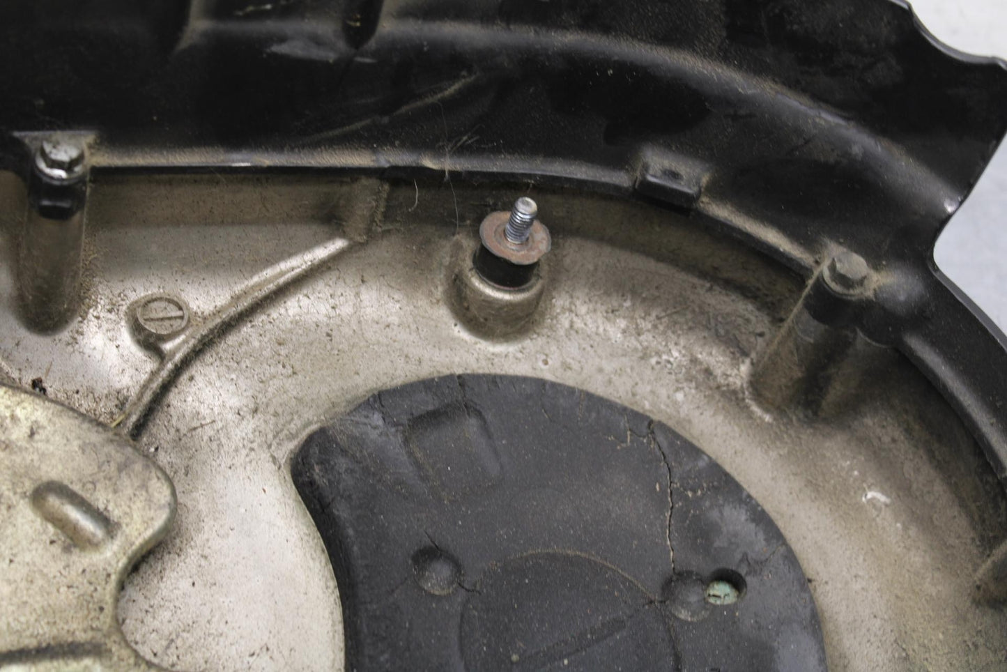 2005 Kawasaki Vulcan 1500 VN1500N Classic ENGINE SPROCKET COVER BB576