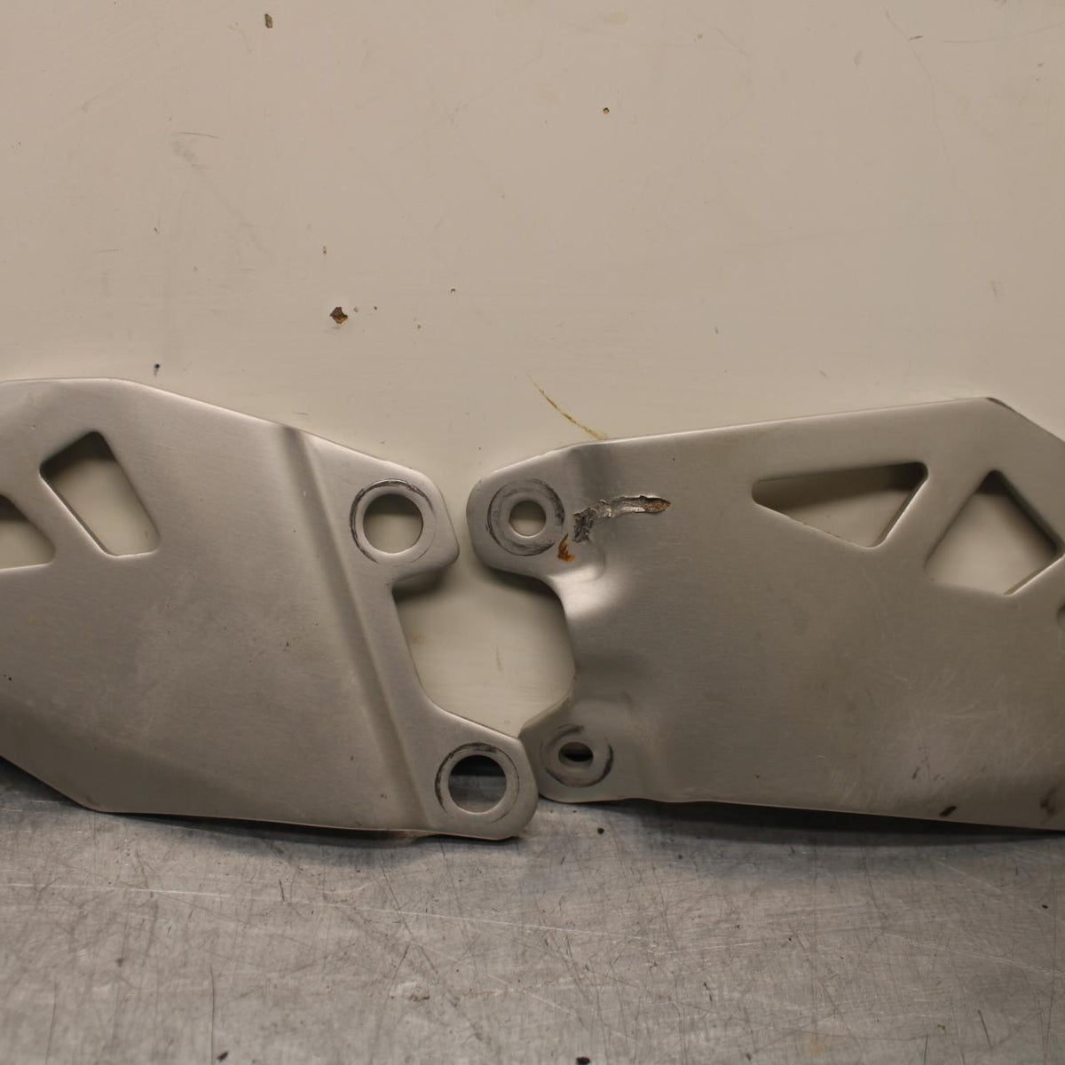 2016 Kawasaki ZX10R ZX1000 ABS KRT Edition LEFT RIGHT PAIR REARSETHEEL BB86