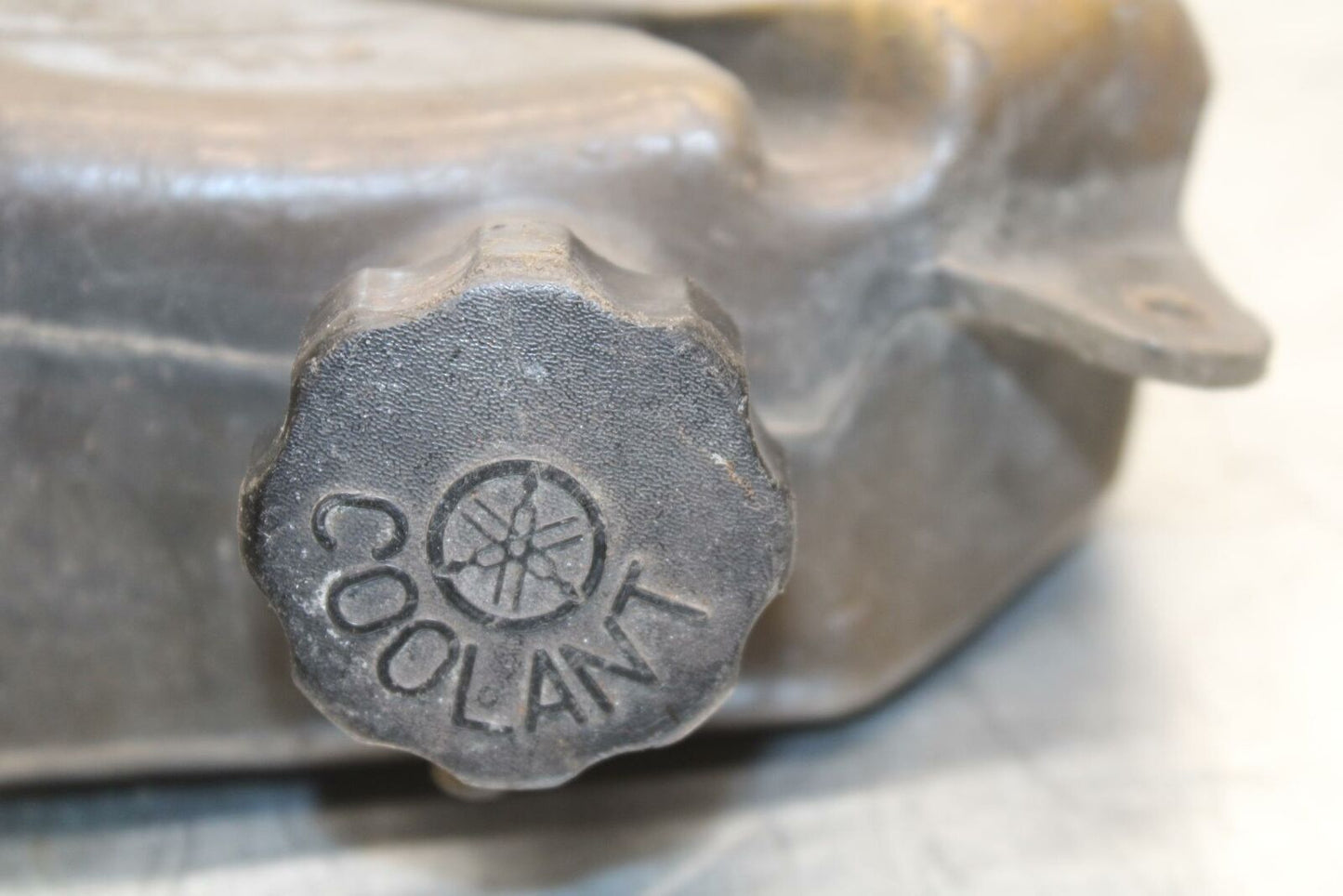 85 YAMAHA RZ500 COOLANT WATER TANK RESERVOIR BOTTLE BB27
