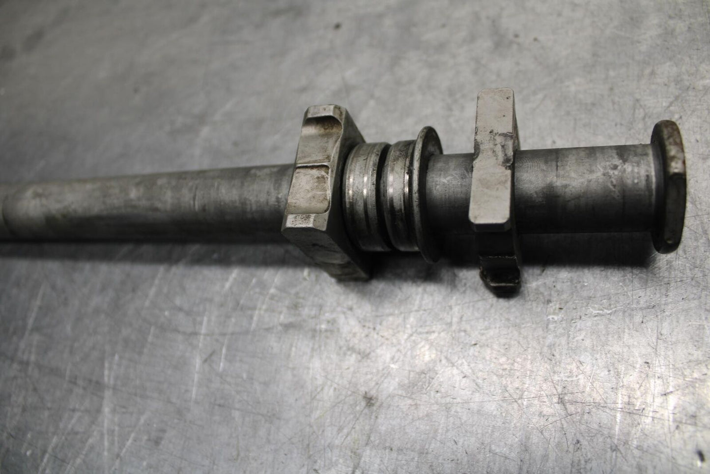06-07 HONDA CBR1000RR REAR AXLE WHEEL RIM PIVOT BOLT AXEL 42301-MEL-000 BB99