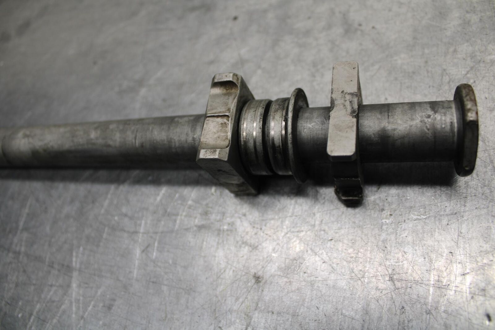 06-07 HONDA CBR1000RR REAR AXLE WHEEL RIM PIVOT BOLT AXEL 42301-MEL-000 BB99