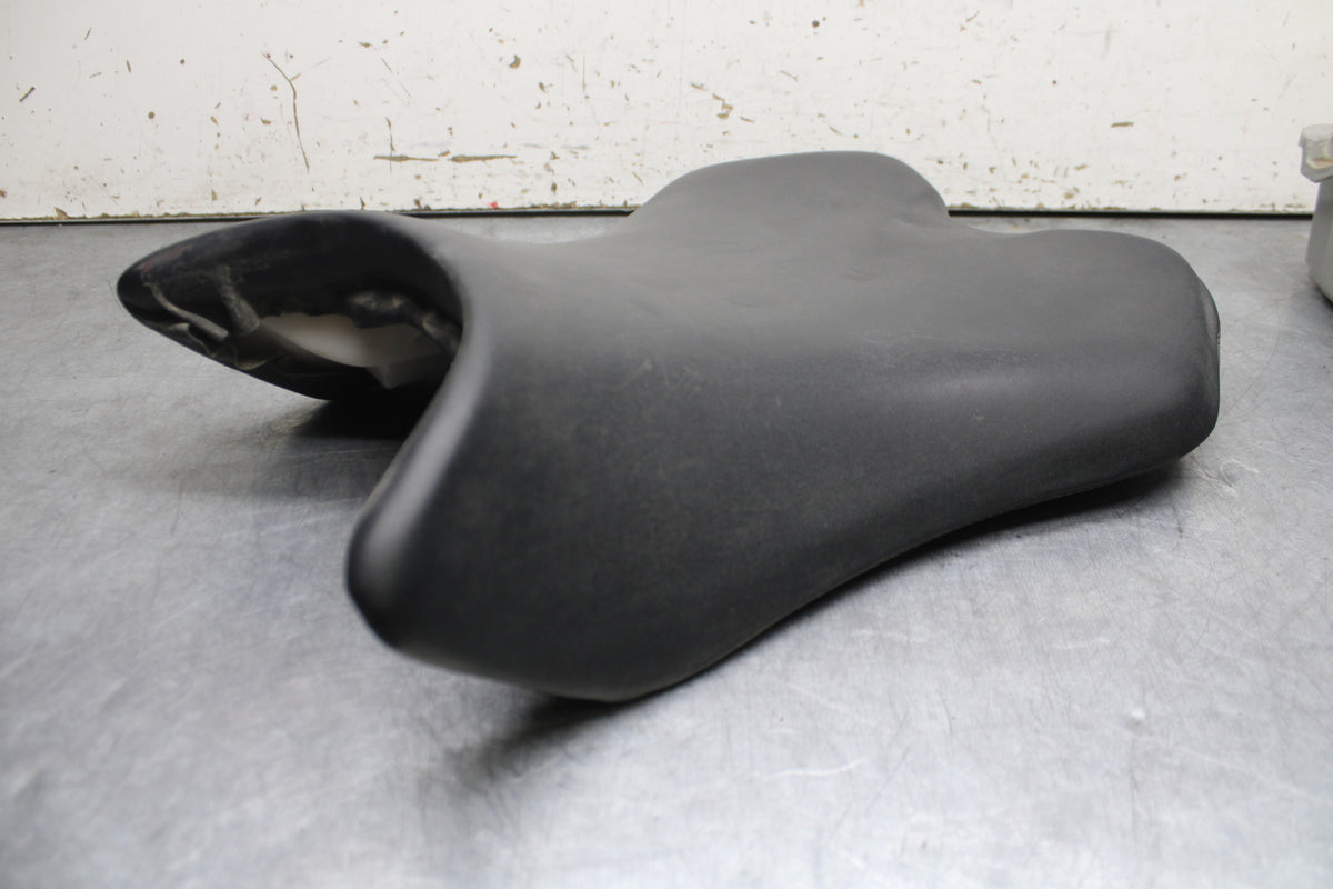 07-08 YAMAHA YZF R1 FRONT DRIVERS SEAT PAD SADDLE PILLION BB724
